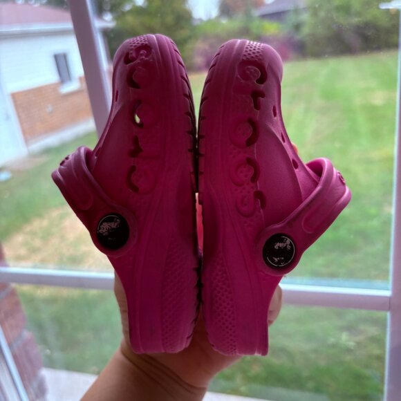 Girls Pink Crocs Size 8 Outdoor Water Beach Camping Clogs - Picture 8 of 8